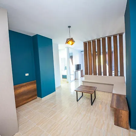 Ponari S Hotel Kryemedhej