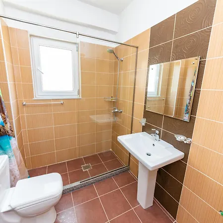 Ponari S Hotel Kryemedhej