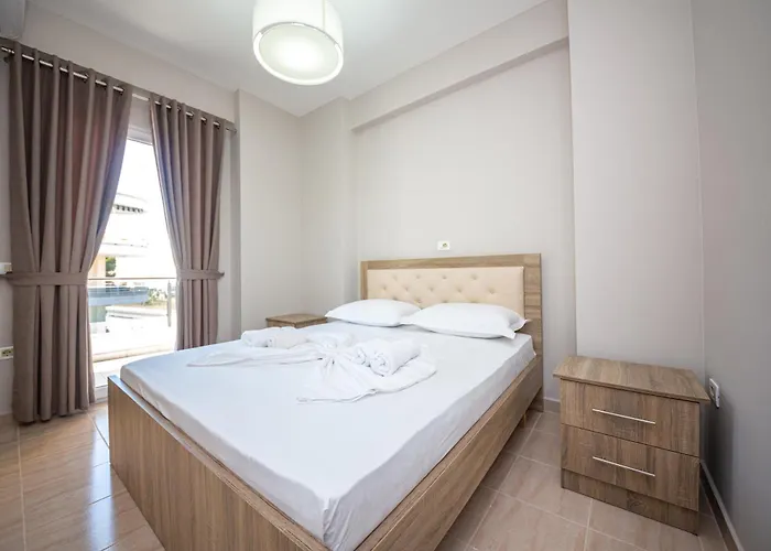 Ponari S 4* Kryemëdhej