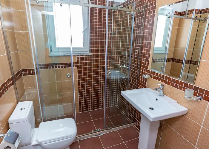 Hotel Ponari S Kryemëdhej