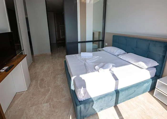 Hotel Ponari S Kryemëdhej